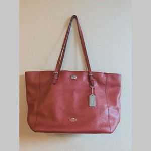 COACH TURNLOCK SHOULDER TOTE IN CROSSGRAIN LEATHER